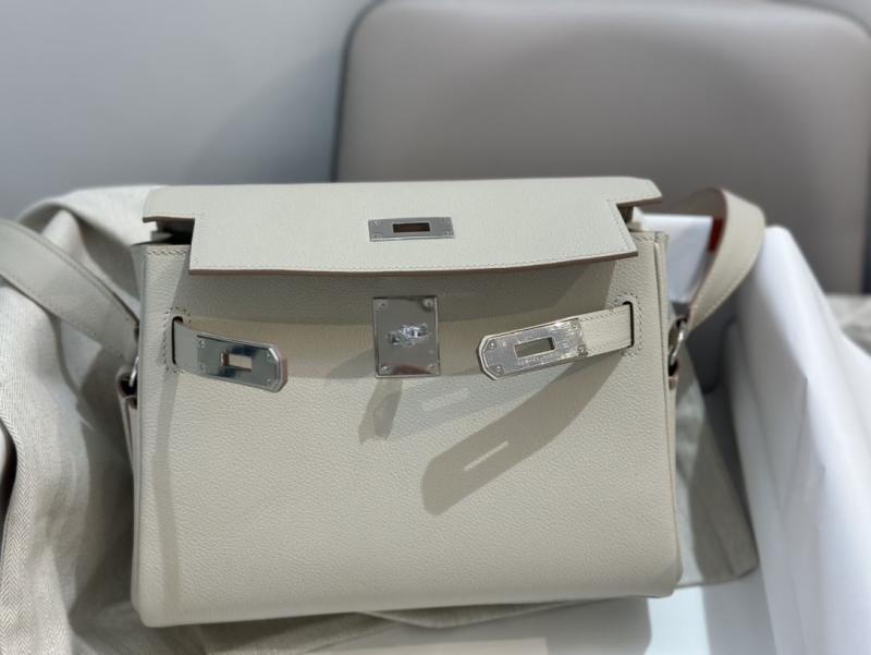 Hermes Kelly Messenger